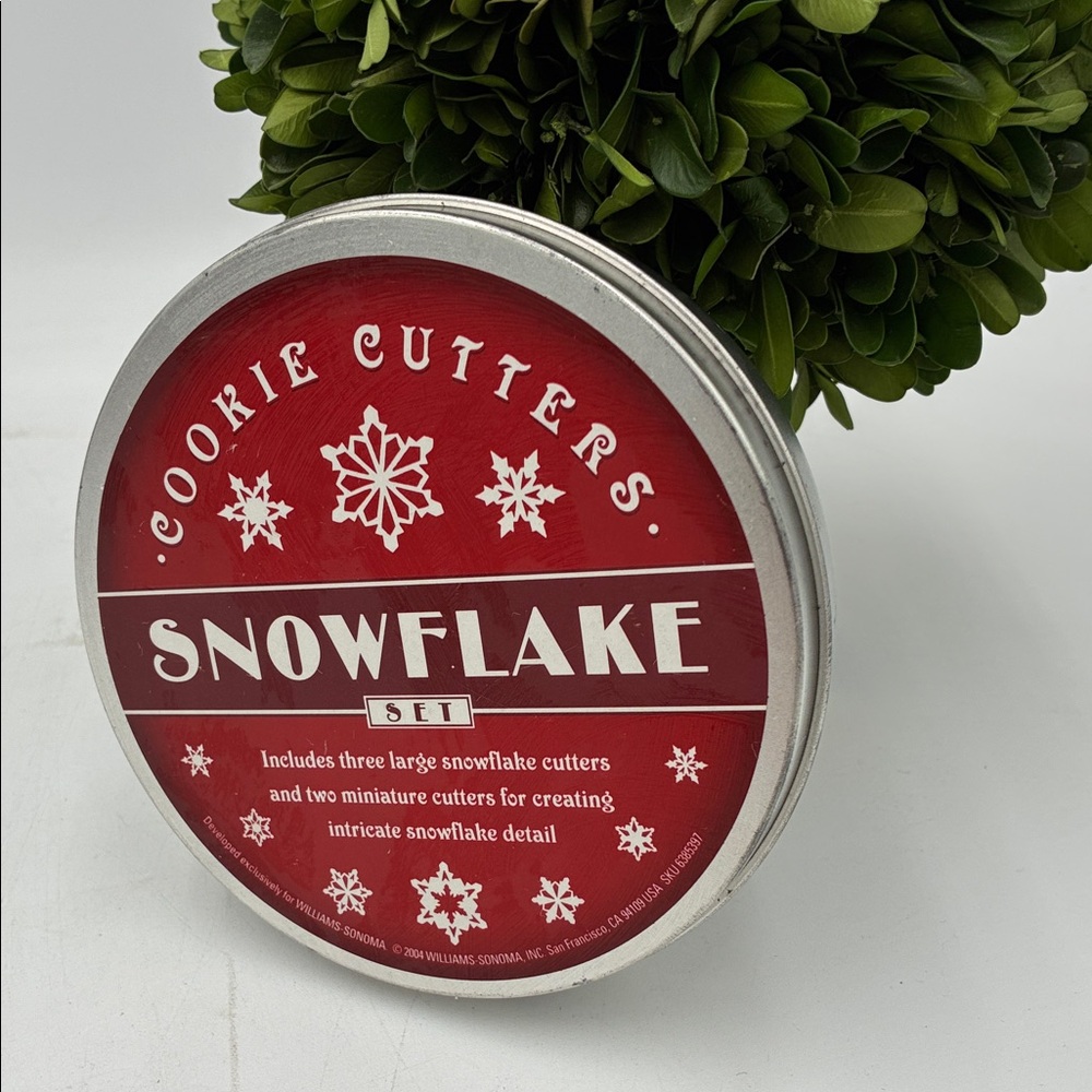 Williams Sonoma Snowflake Cookie Cutters Set of 5